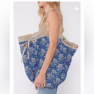 Change Of Scene Reversible Tote Bag | brand new with tags